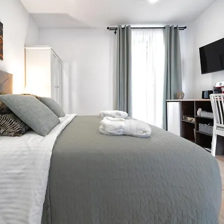Casa Comfortable Air-conditioned Modern (adults Only)