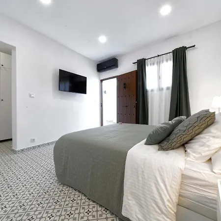 Casa Comfortable Air-conditioned Modern (adults Only) Apartment